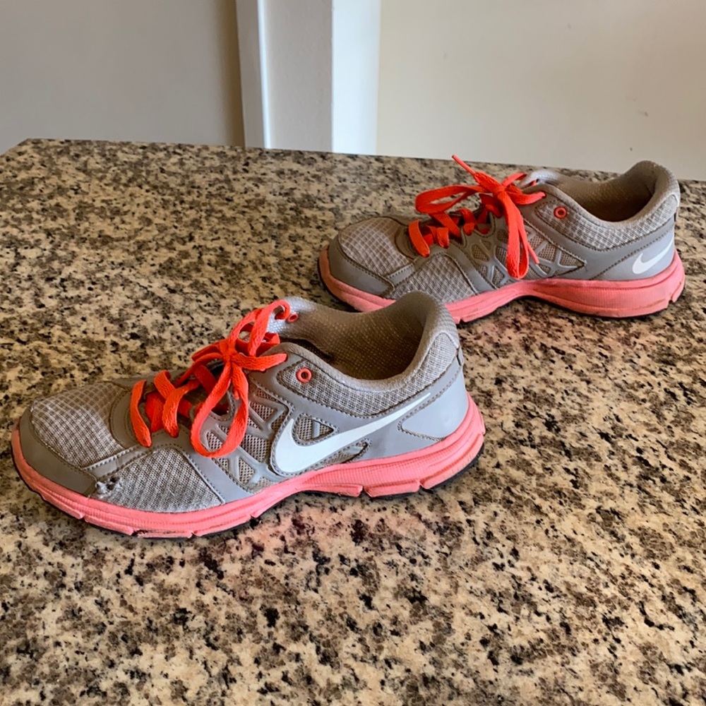 Size 9 Nike Relentless 2 Running Shoes Gray& Peach